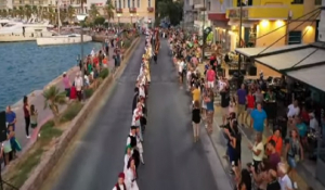 Βίντεο: Ο μεγαλύτερος συρτός του Αιγαίου στο λιμάνι της Χίου